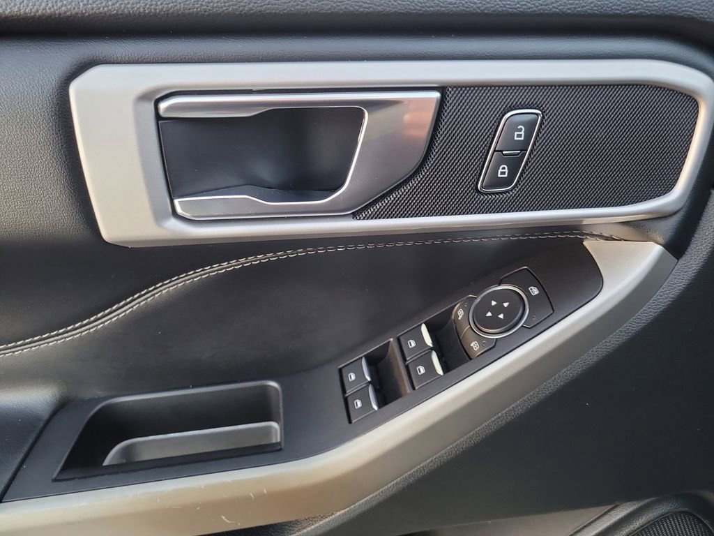 Used 2021 Ford Explorer XLT w/ Equipment Group 202A image 16