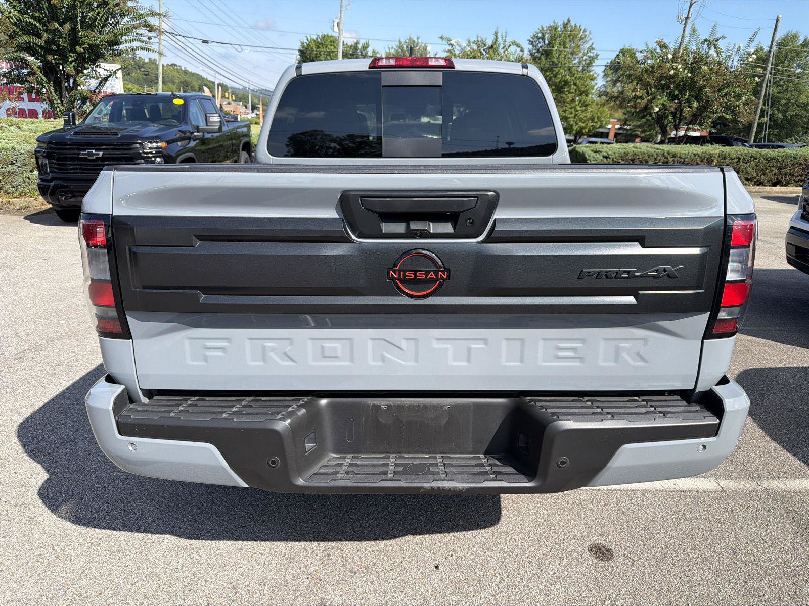 Used 2025 Nissan Frontier PRO-4X AWD/4WD image 3