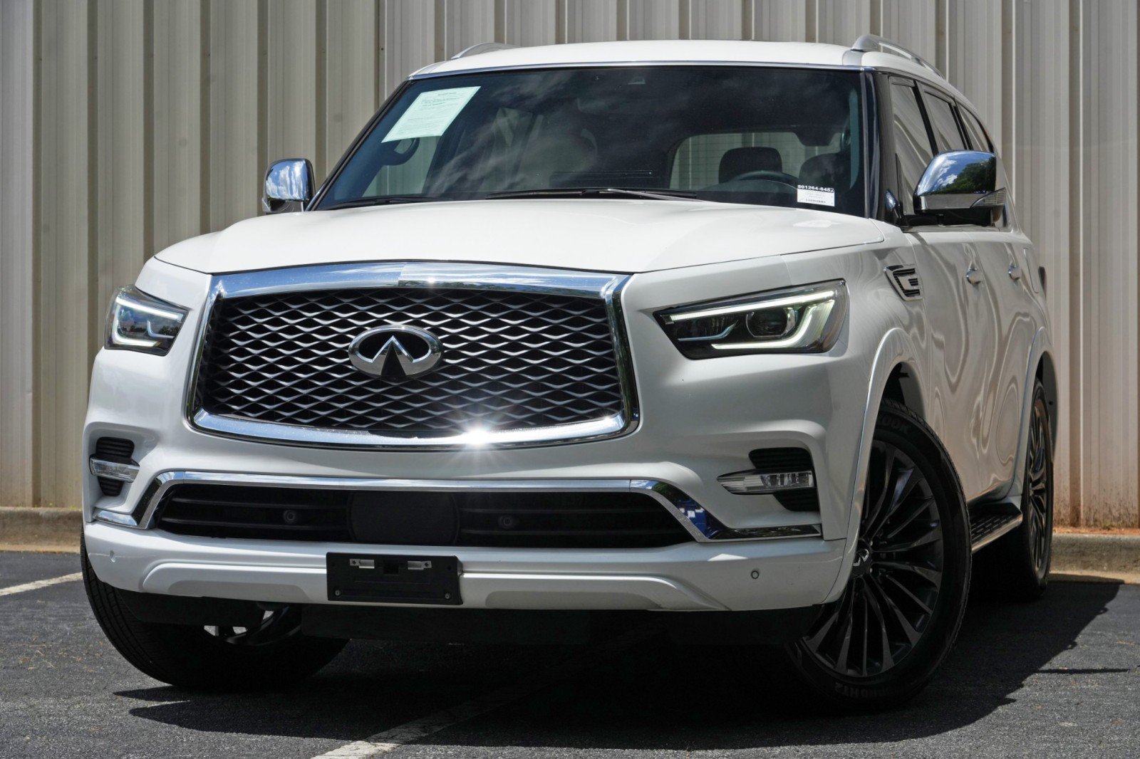 Used 2024 INFINITI QX80 Sensory w/ Cargo Package AWD/4WD image 3