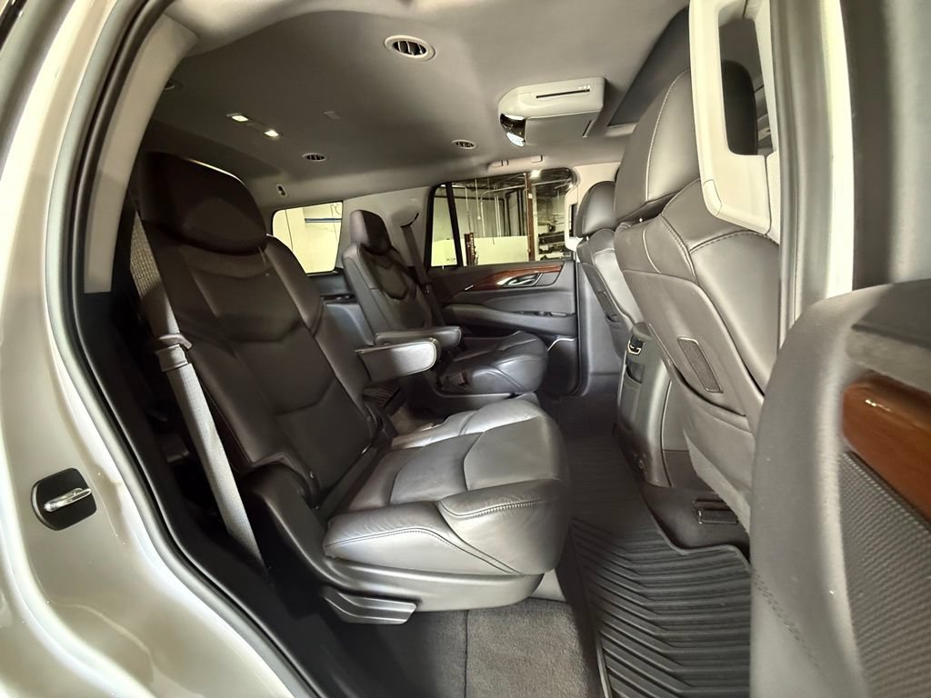 Used 2020 Cadillac Escalade Luxury AWD/4WD image 23