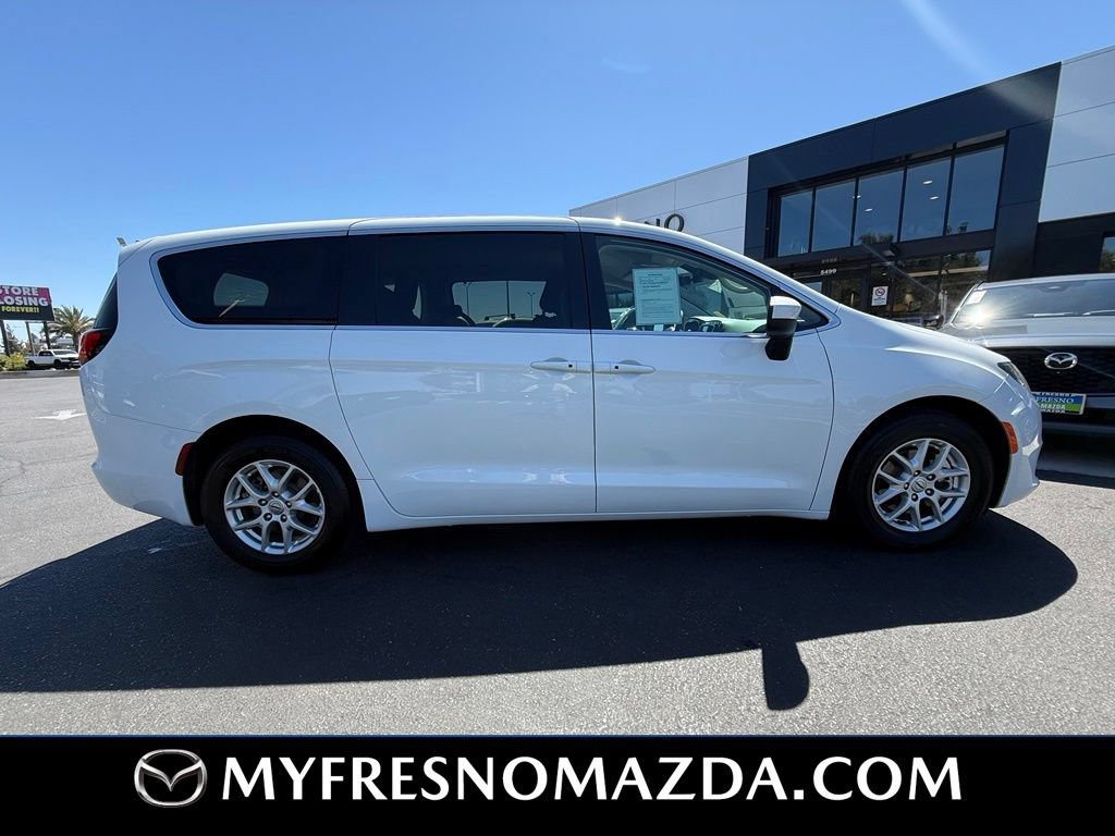 Used 2023 Chrysler Voyager LX FWD image 14