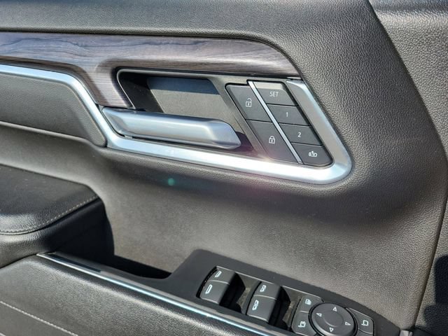 Used 2023 Chevrolet Silverado 1500 LTZ AWD/4WD image 12