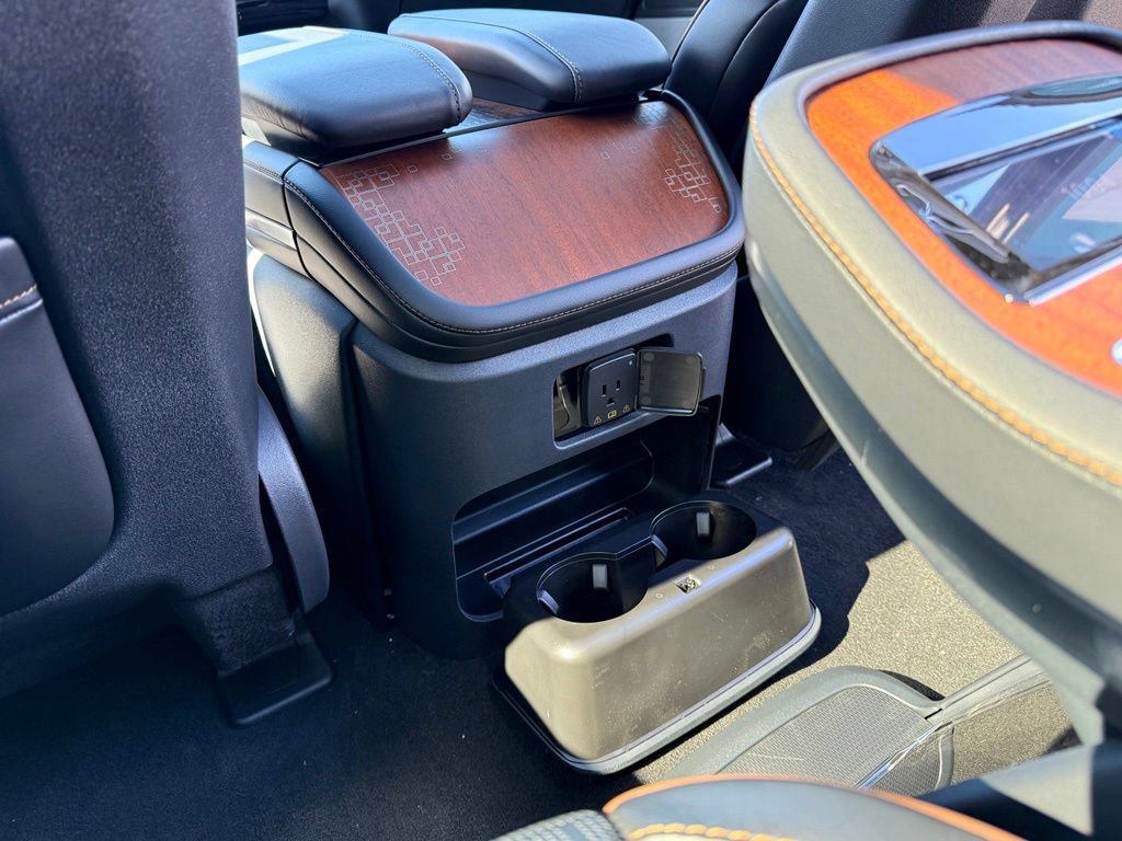 New 2027 Lincoln Navigator Black Label AWD/4WD image 13