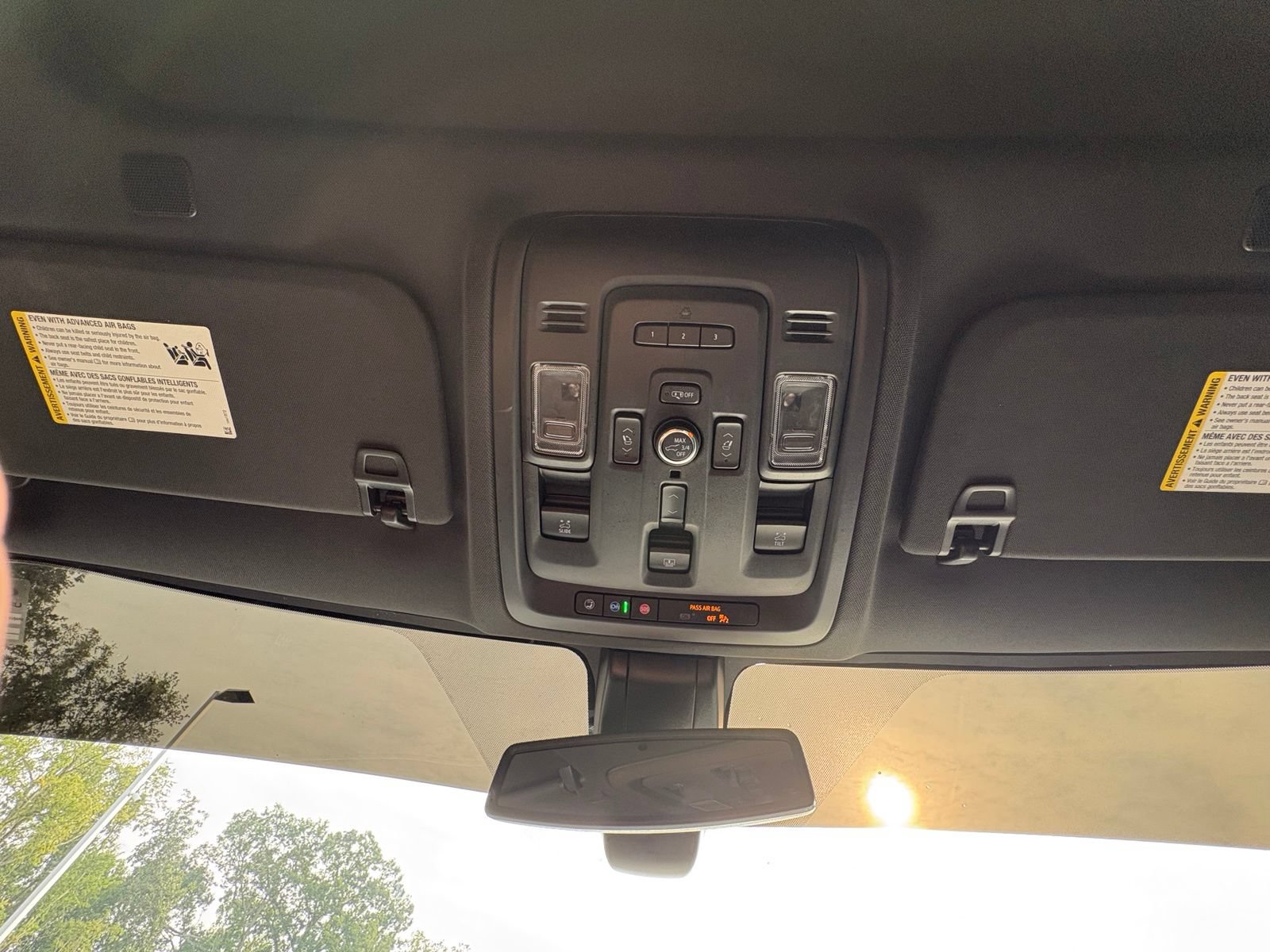 Used 2021 GMC Yukon XL AT4 w/ AT4 Premium Plus Package AWD/4WD image 25