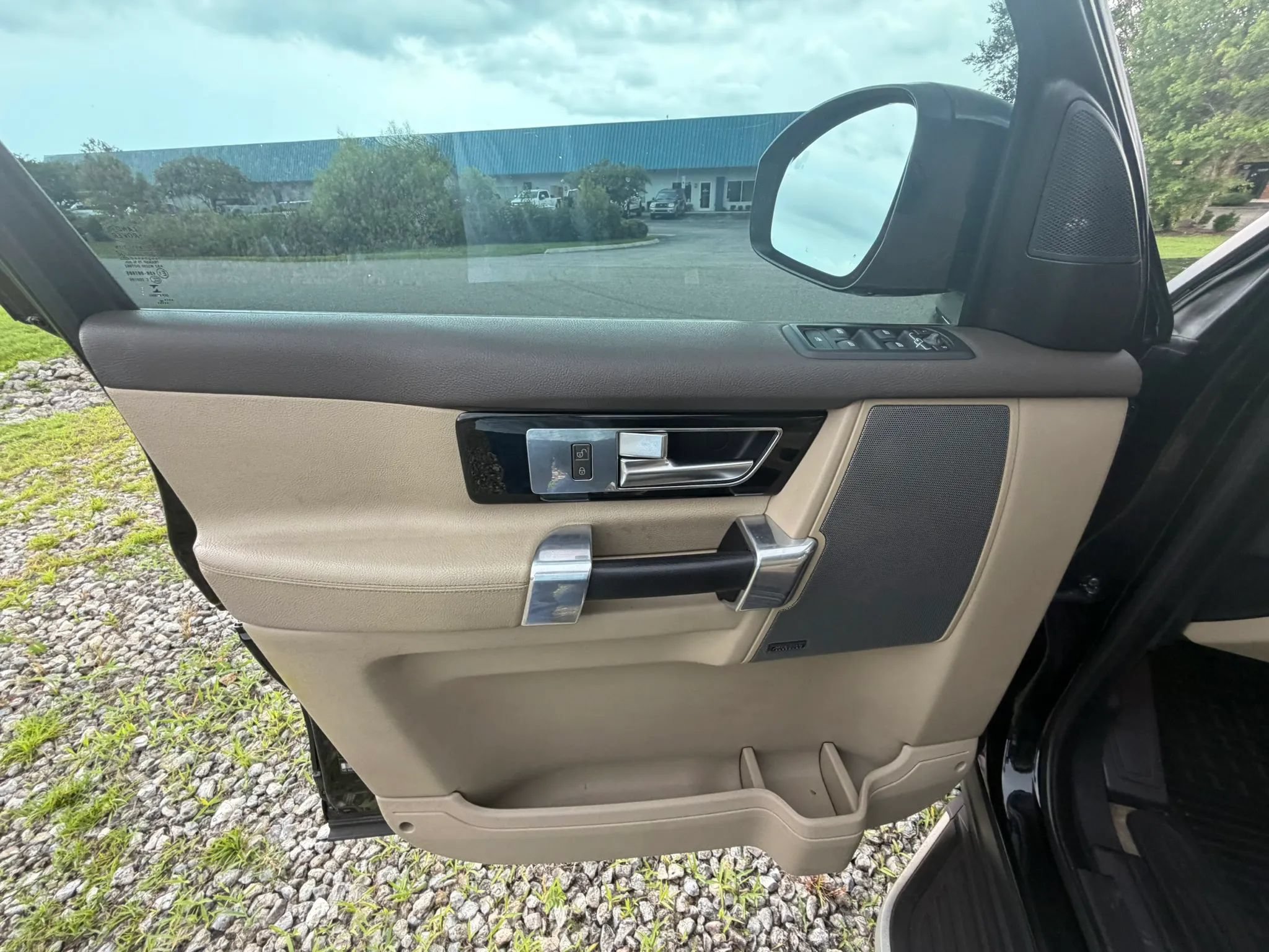 Used 2016 Land Rover LR4 HSE AWD/4WD image 19