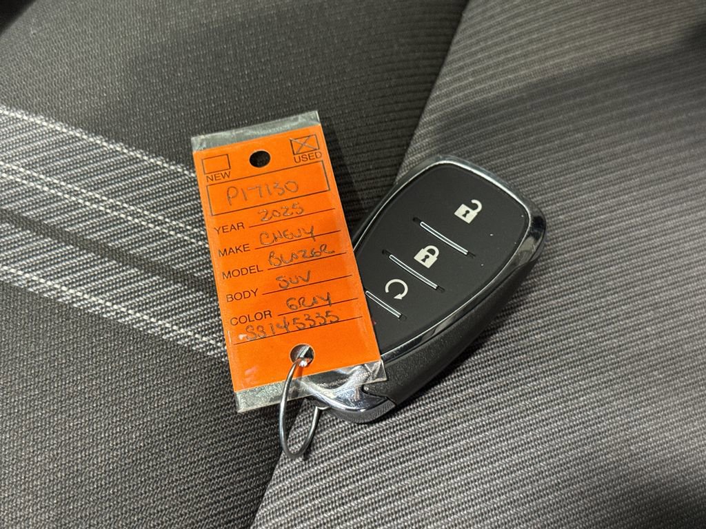 Used 2025 Chevrolet Blazer LT image 40
