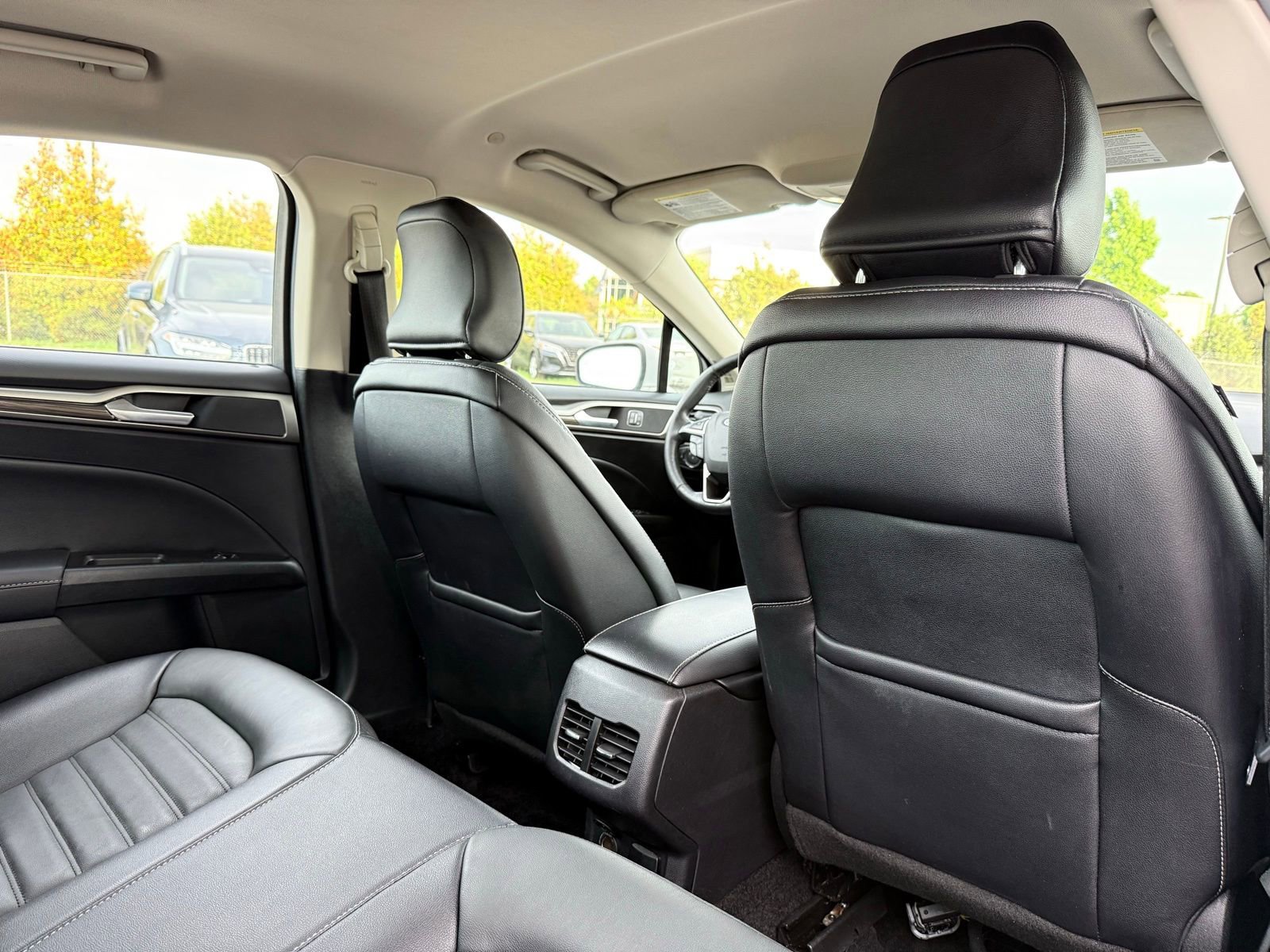 Used 2018 Ford Fusion SE w/ Equipment Group 602A FWD image 18