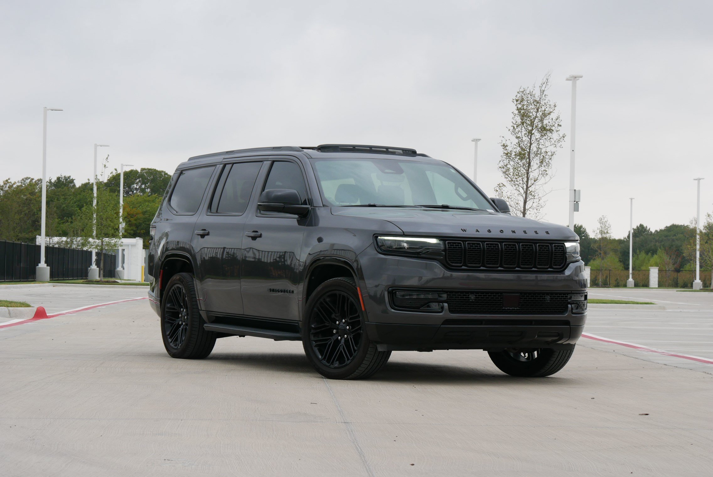 Used 2023 Jeep Wagoneer Series II AWD/4WD image 2