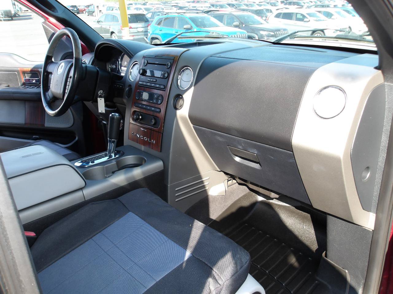 Used 2006 Lincoln Mark LT 4x4 image 13