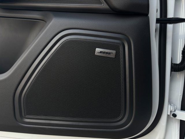 Certified 2026 Porsche Macan Turbo AWD/4WD image 23