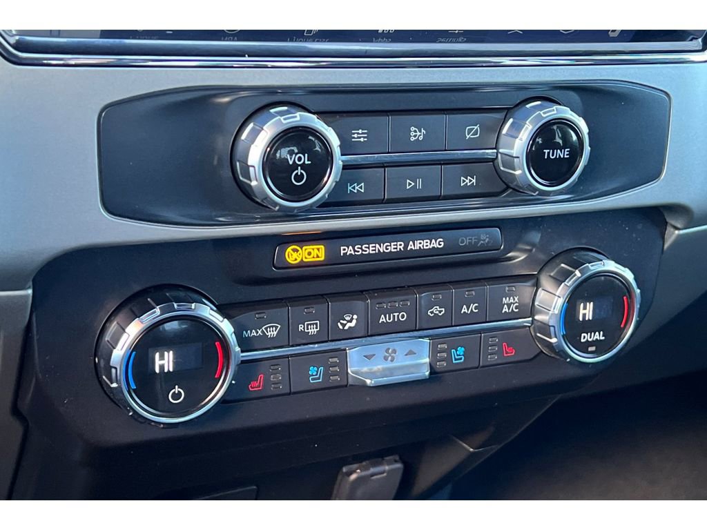 Used 2022 Ford F350 Lariat w/ Camper Package image 22