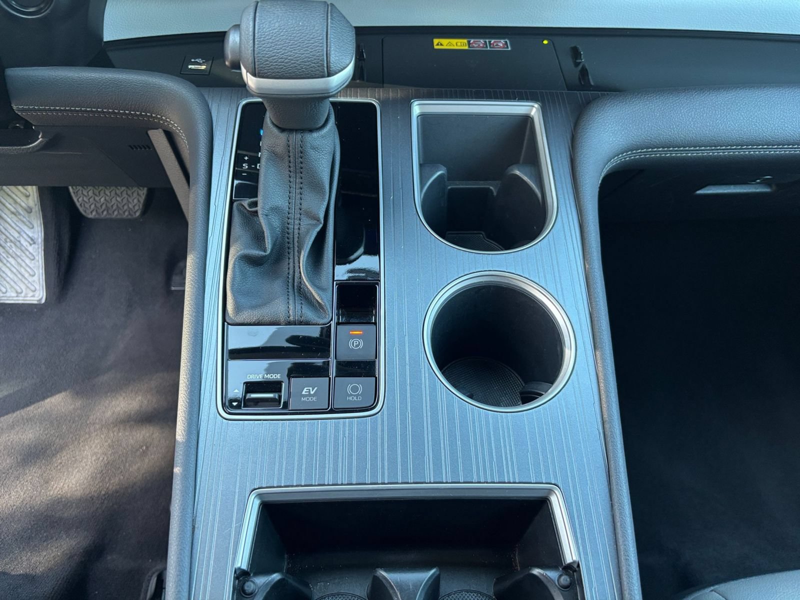 Used 2025 Toyota Sienna XLE FWD image 43
