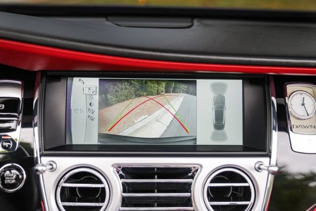 Used 2016 Rolls-Royce Dawn RWD image 37