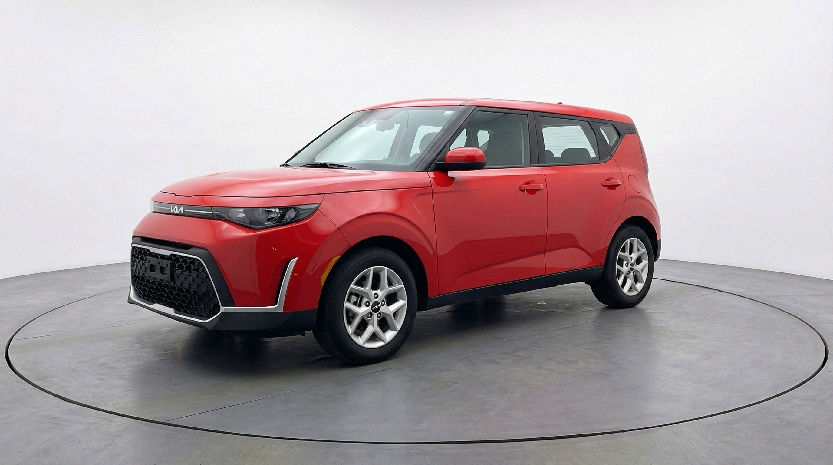 Used 2025 Kia Soul LX w/ LX Technology Package image 3