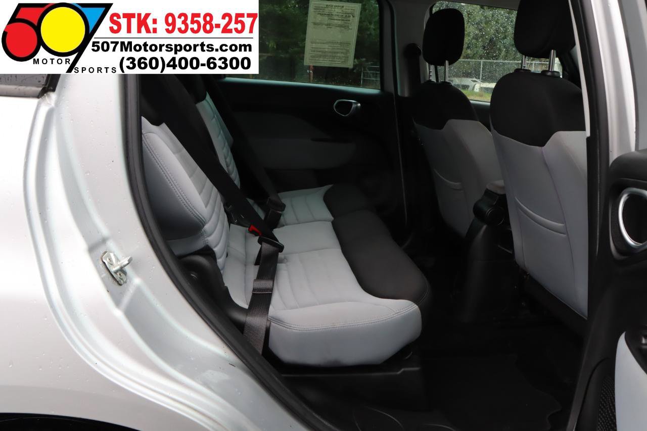 Used 2014 FIAT 500L Easy w/ Popular Equipment Group FWD image 18