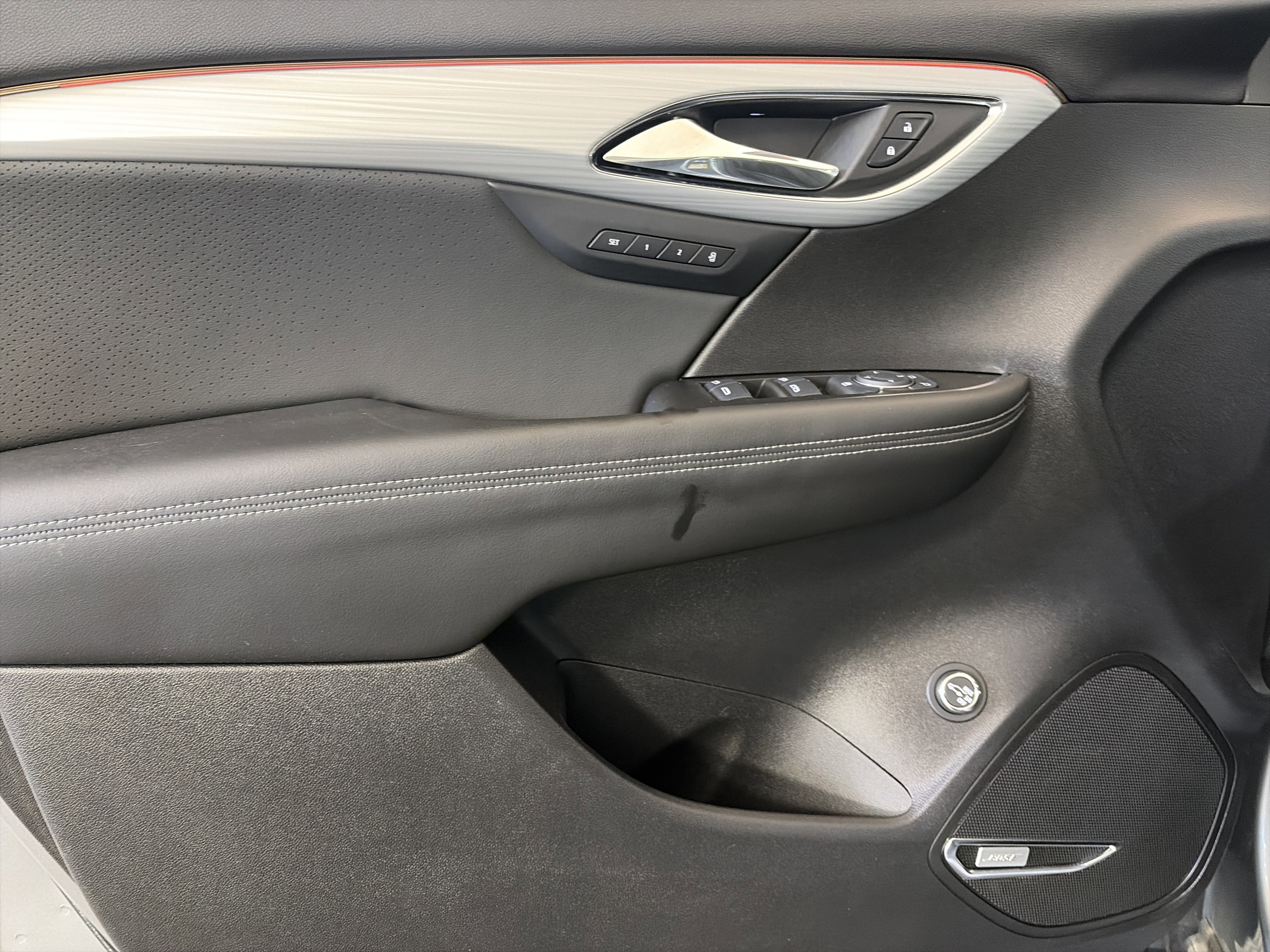 Used 2024 Buick Envision Avenir image 15