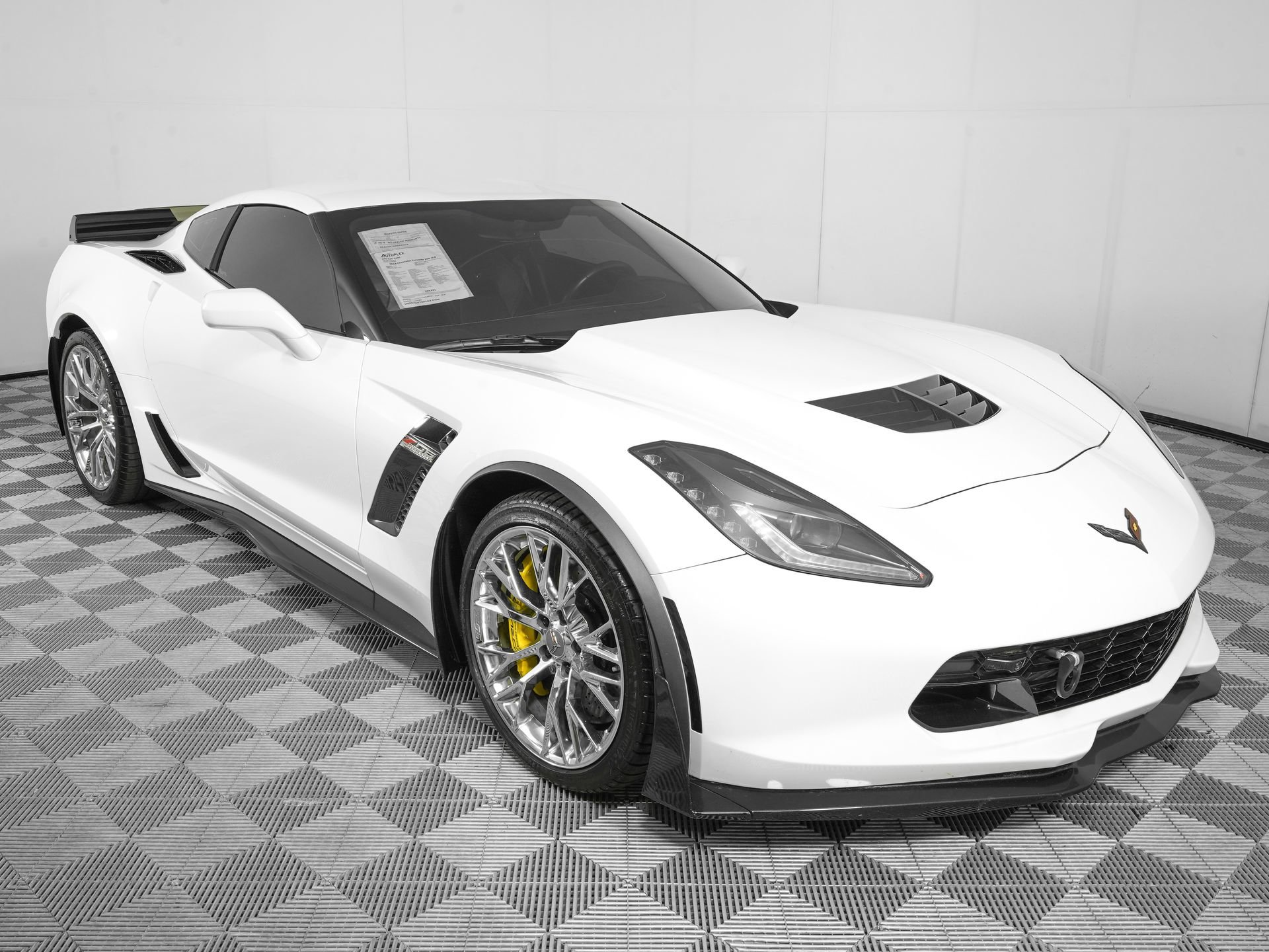 Used 2018 Chevrolet Corvette Z06 RWD image 3
