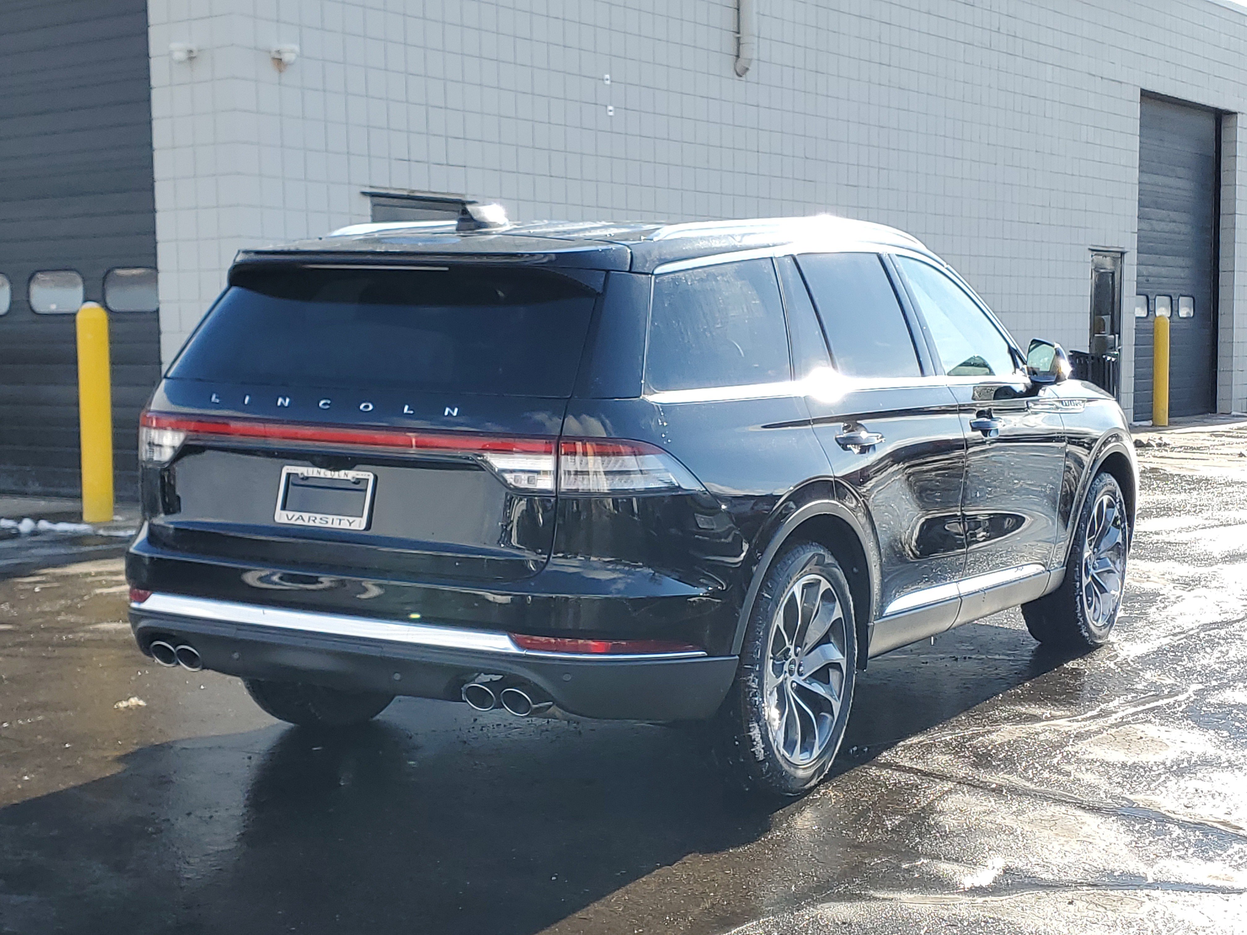 New 2026 Lincoln Aviator AWD image 4