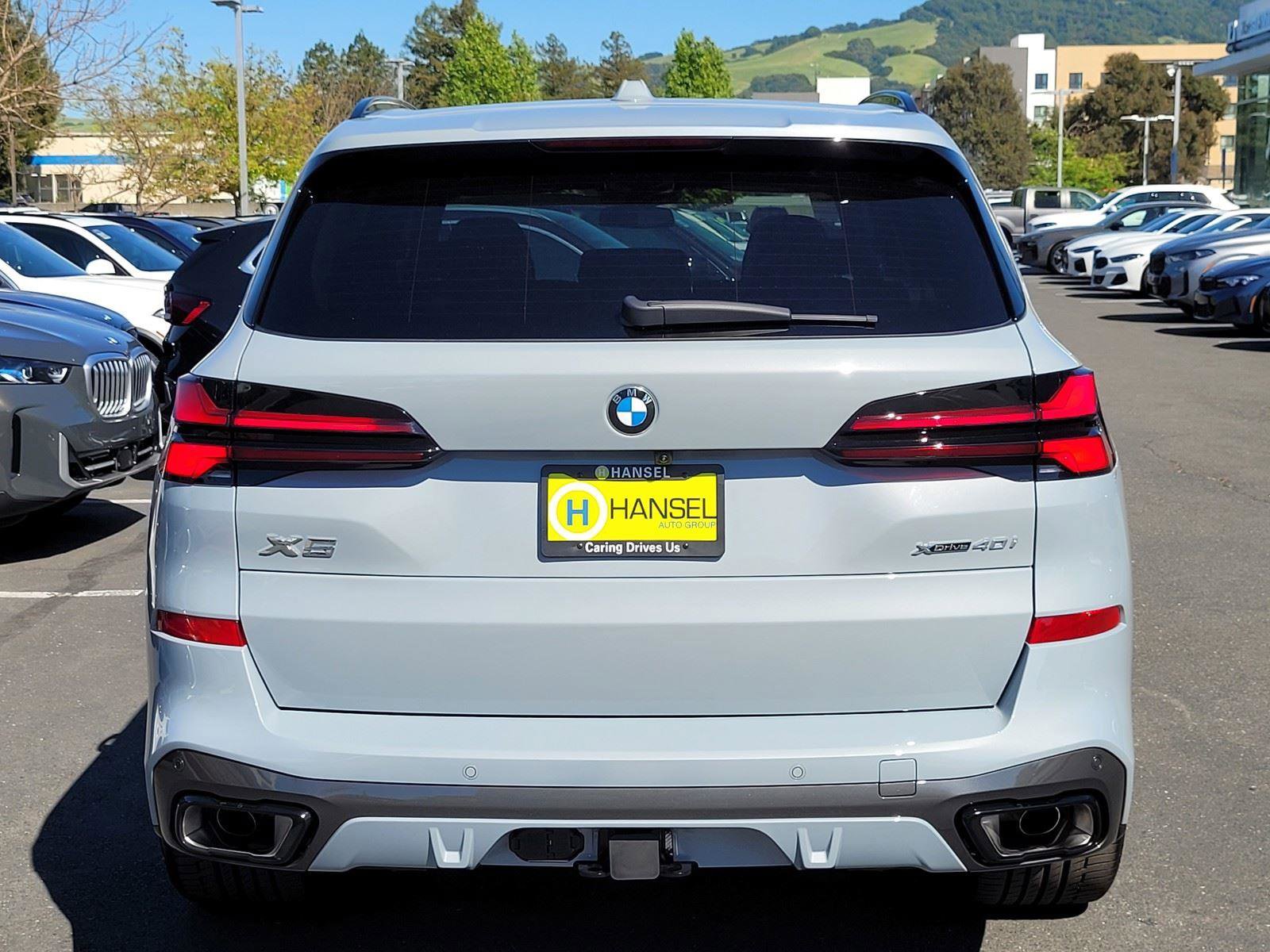 New 2026 BMW X5 xDrive40i w/ M Sport Package AWD/4WD image 7