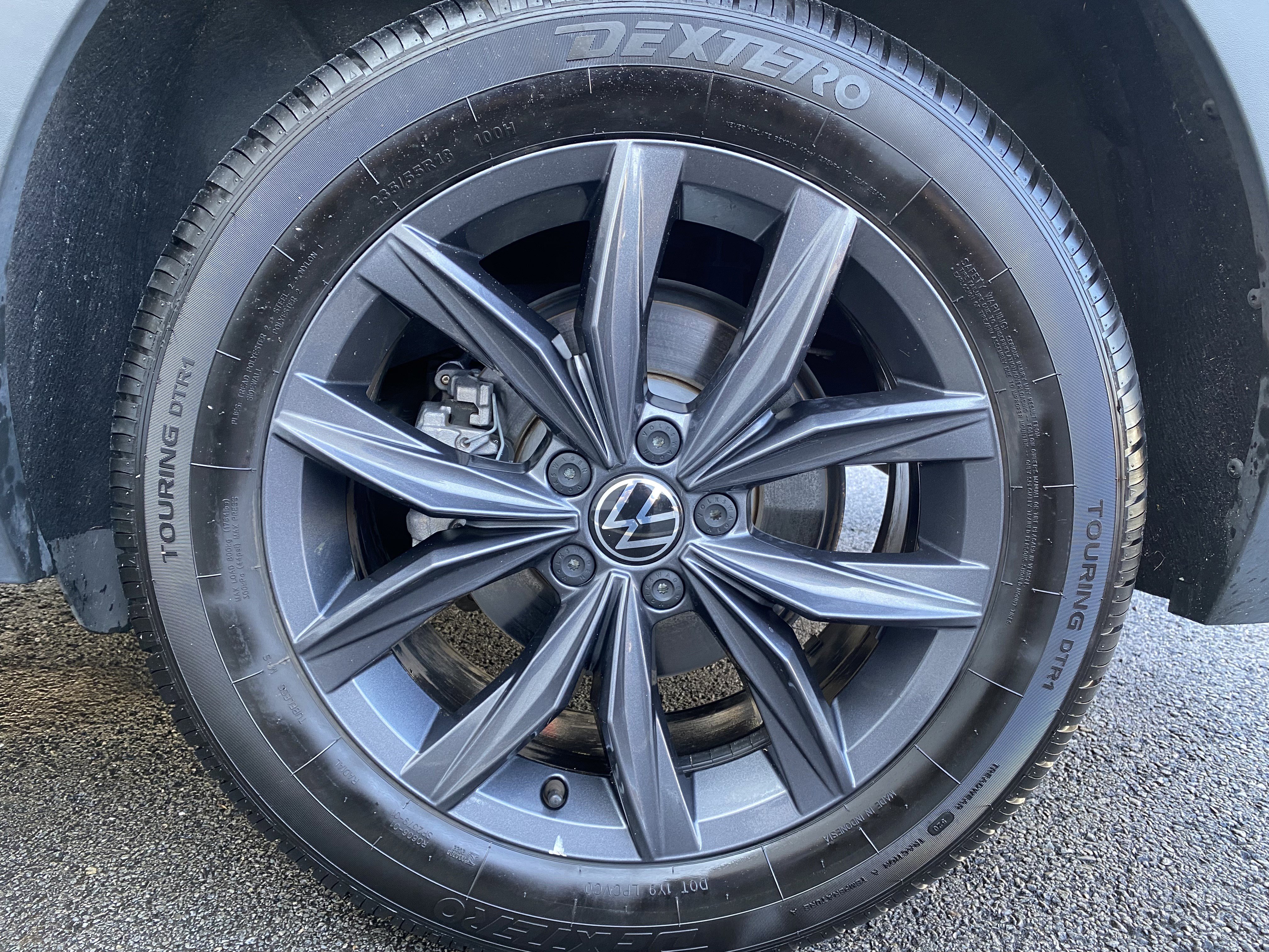 Used 2022 Volkswagen Tiguan SE FWD image 40