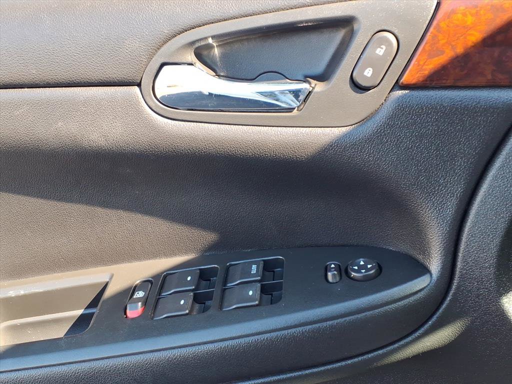 Used 2012 Chevrolet Impala LT w/ LT Sunroof Package image 21