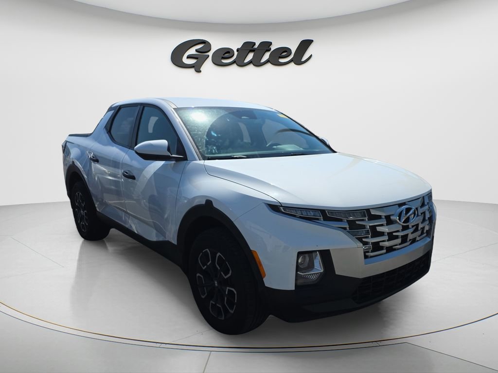 Used 2023 Hyundai Santa Cruz SE image 2