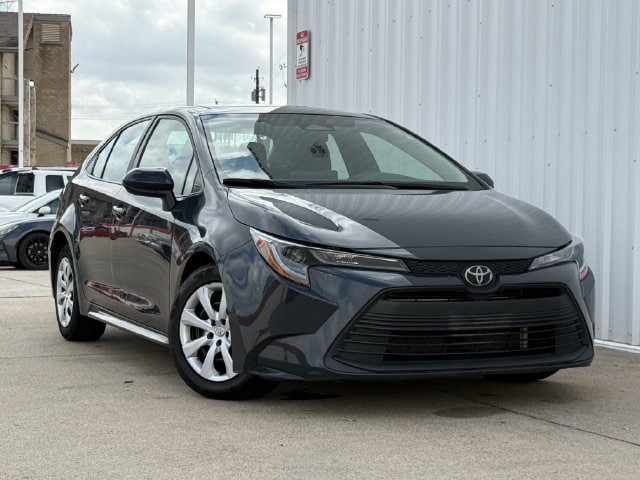 Used 2024 Toyota Corolla LE FWD image 2