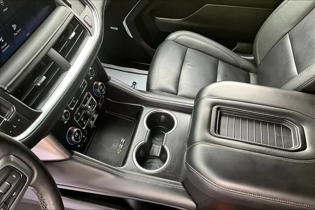 Used 2024 Chevrolet Suburban LT RWD image 18