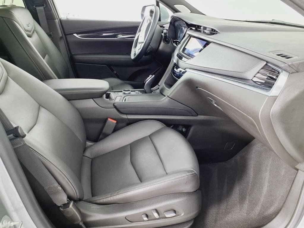 Certified 2025 Cadillac XT5 Premium Luxury AWD/4WD image 24