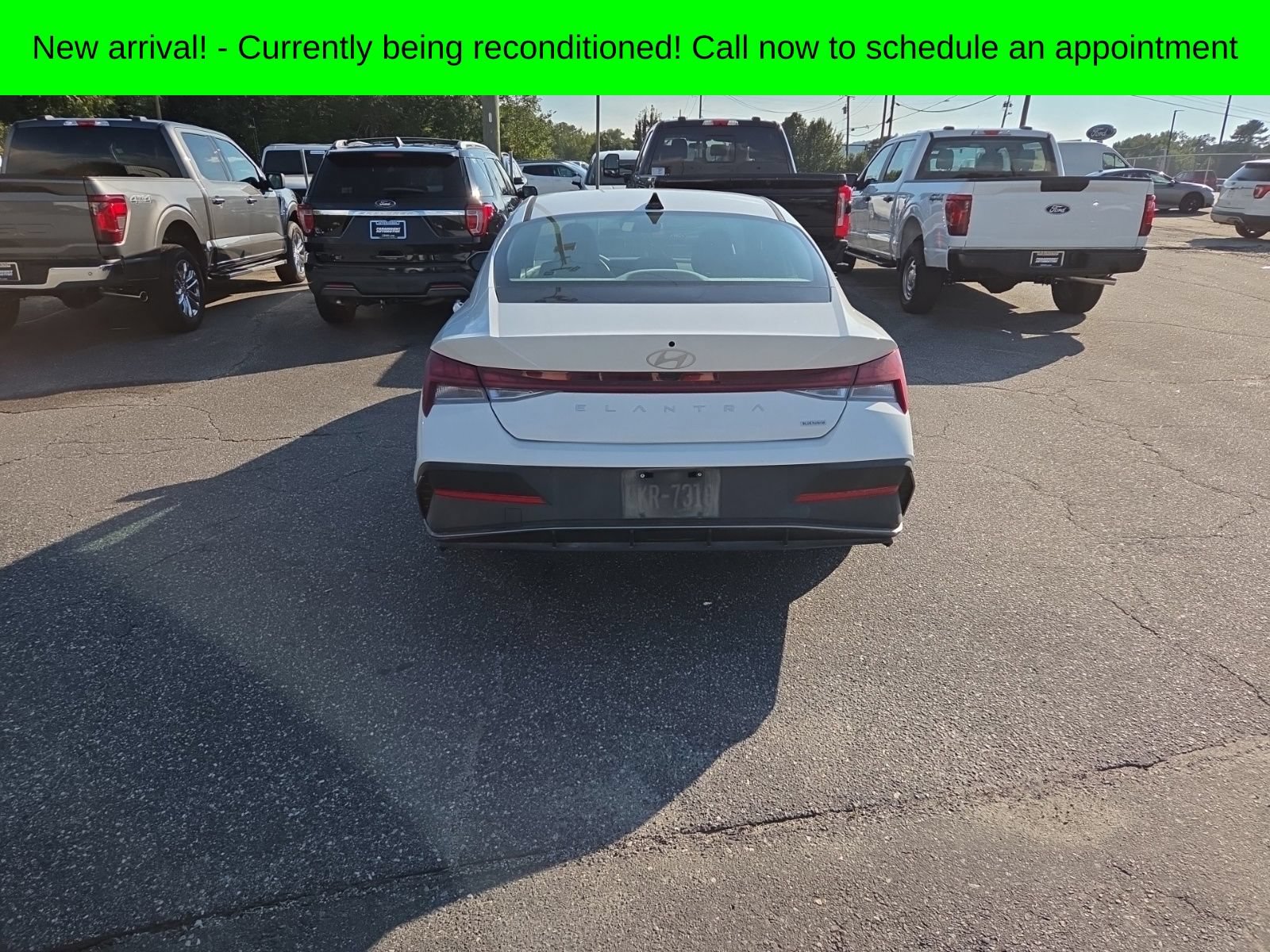 Used 2025 Hyundai Elantra Hybrid FWD image 4