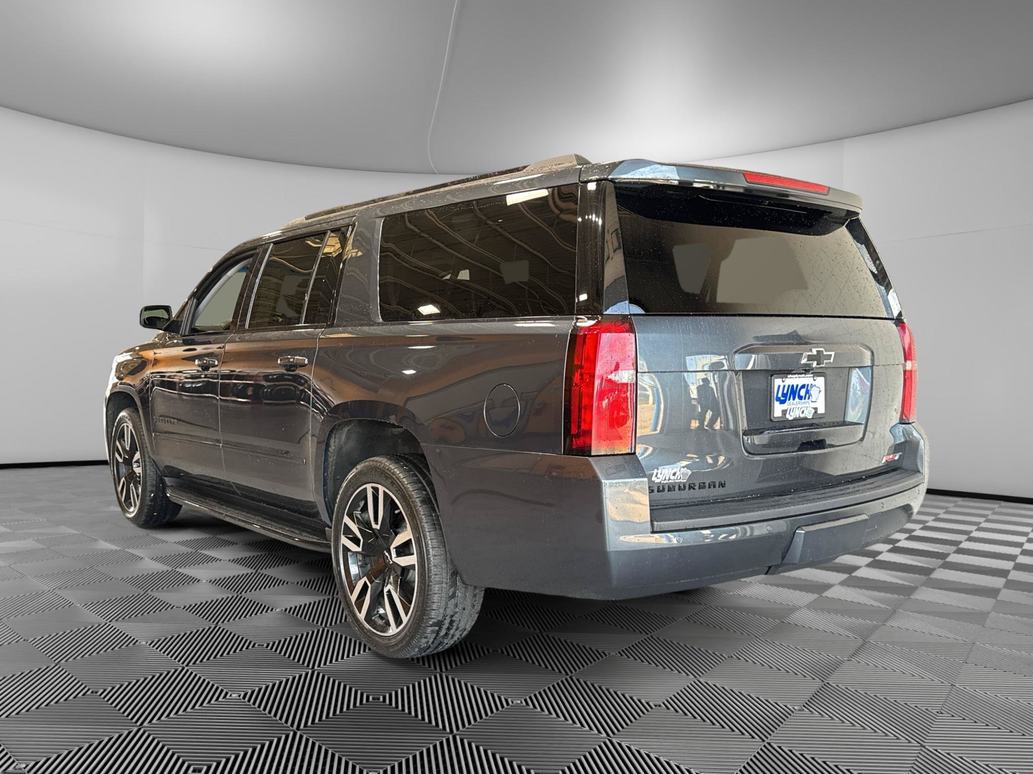 Used 2020 Chevrolet Suburban Premier AWD/4WD image 3