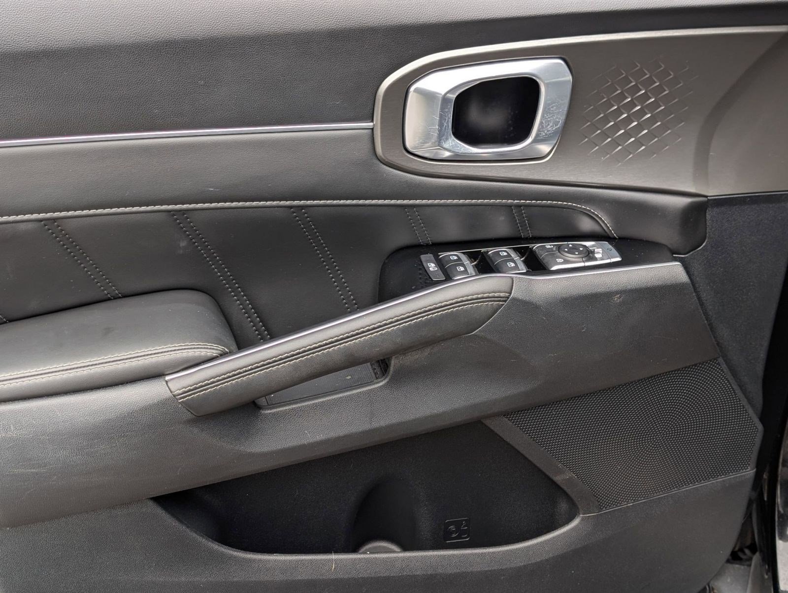 Used 2023 Kia Sorento SX image 14