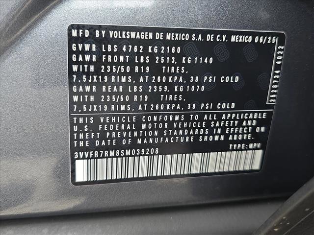 Certified 2025 Volkswagen Tiguan SE image 24