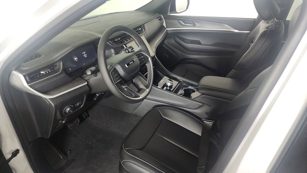 New 2025 Jeep Grand Cherokee Limited image 14