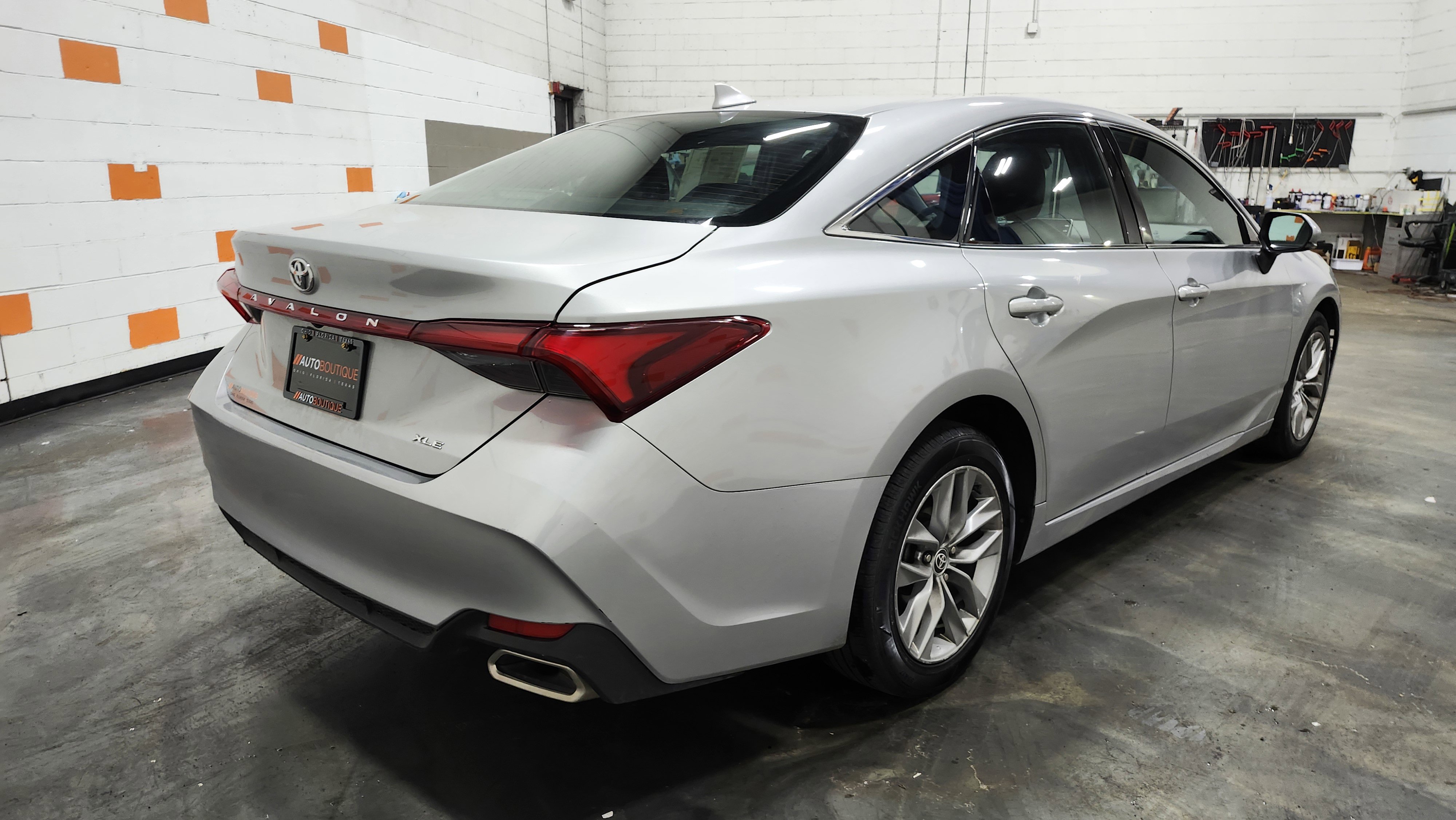Used 2022 Toyota Avalon XLE image 16
