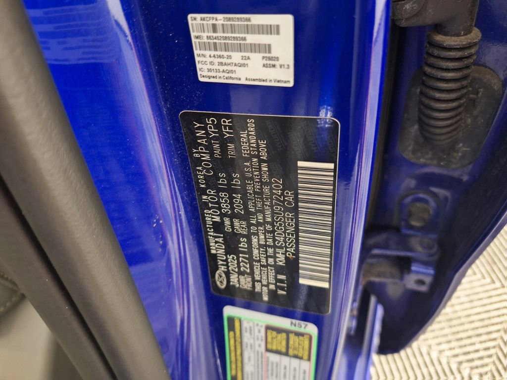 Used 2025 Hyundai Elantra SEL FWD image 32