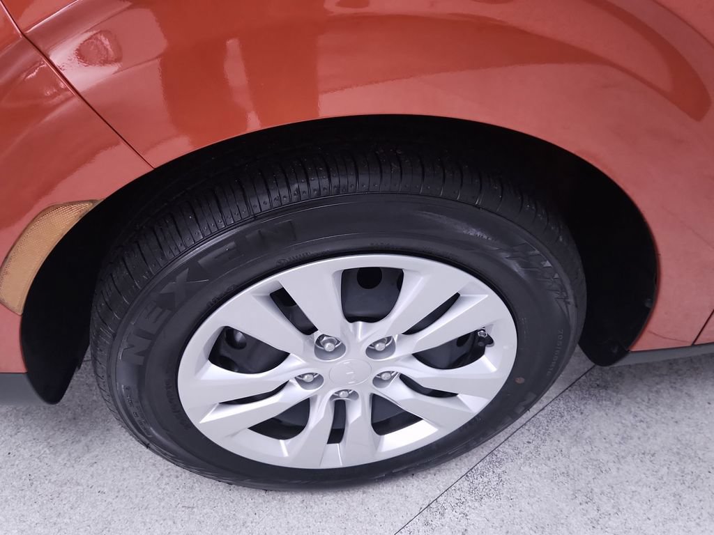 Used 2025 Kia Soul LX FWD image 10