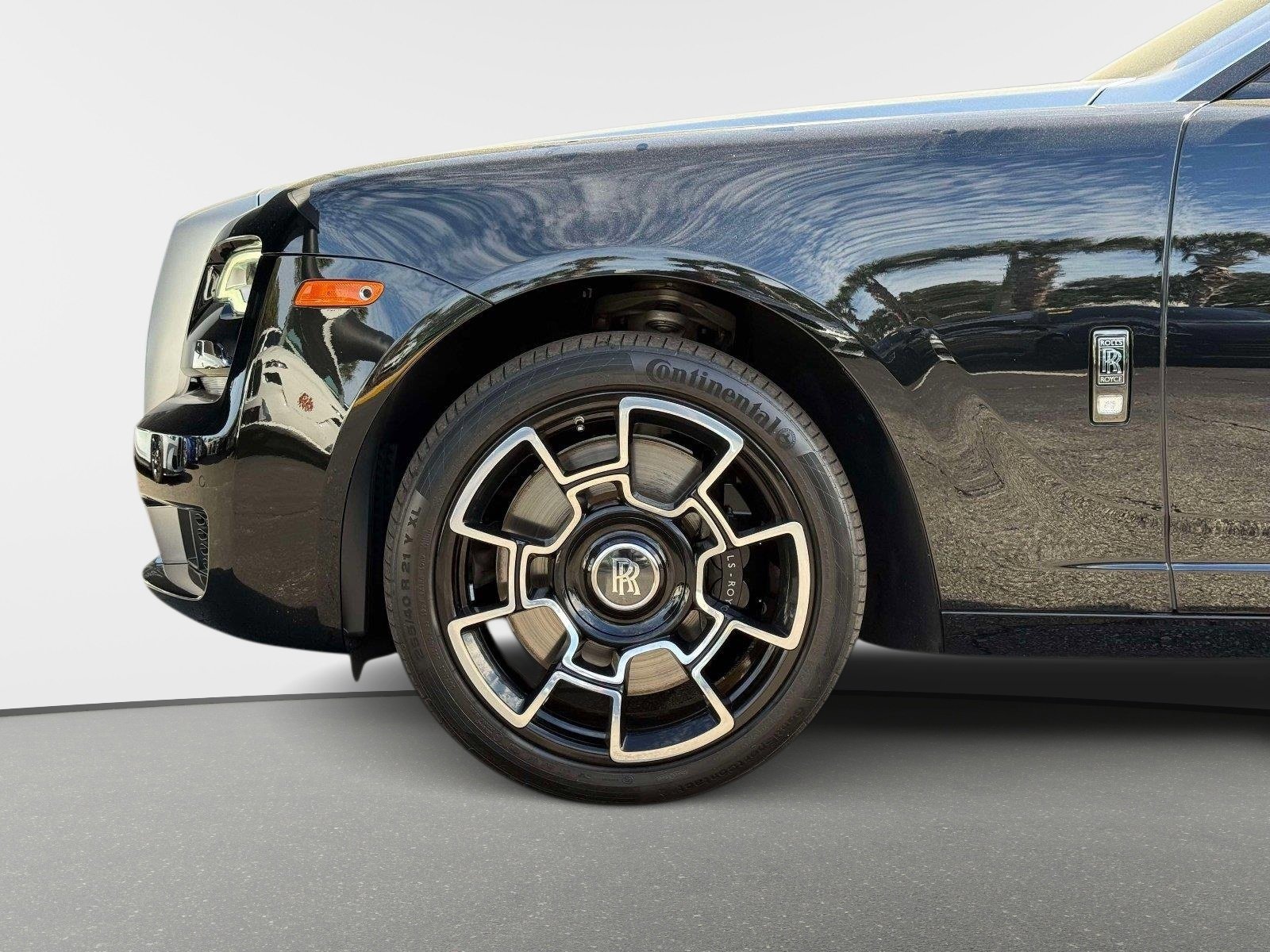 Used 2020 Rolls-Royce Ghost RWD image 12