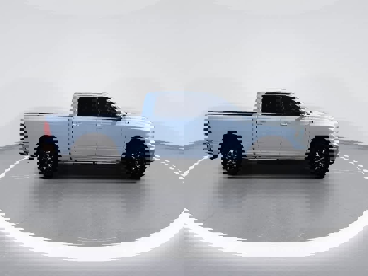 Used 2017 RAM 1500 Classic SLT image 9