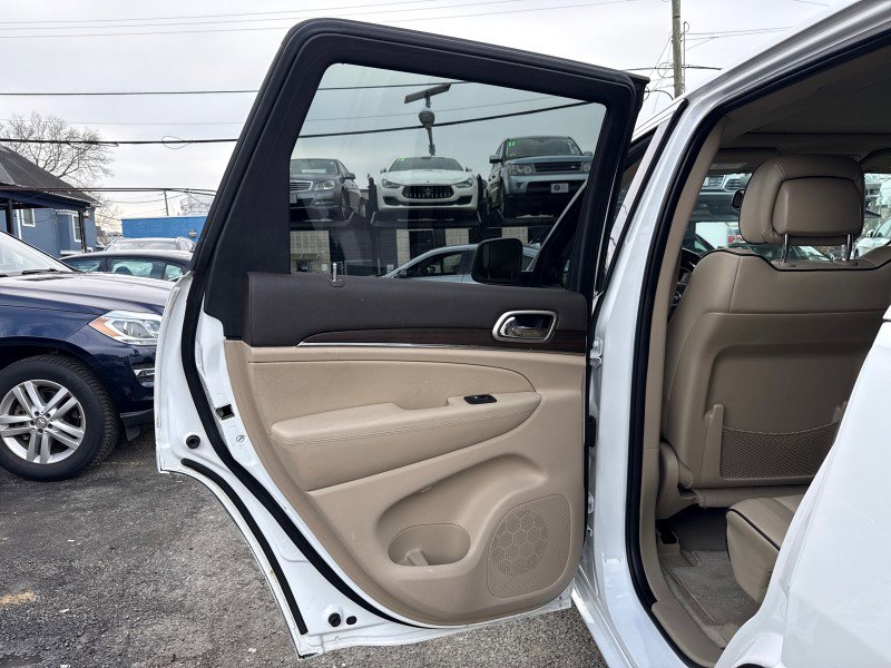 Used 2015 Jeep Grand Cherokee Overland w/ Advanced Technology Group image 13