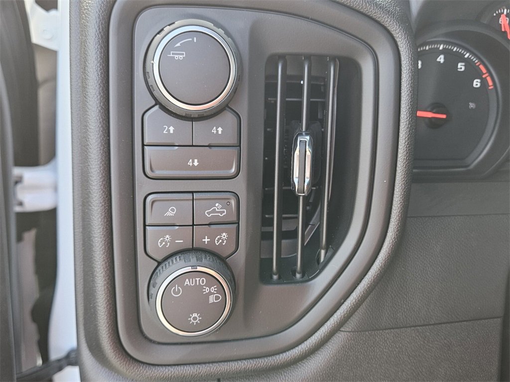 Used 2026 Chevrolet Silverado 2500 Custom w/ Custom Value Package image 28