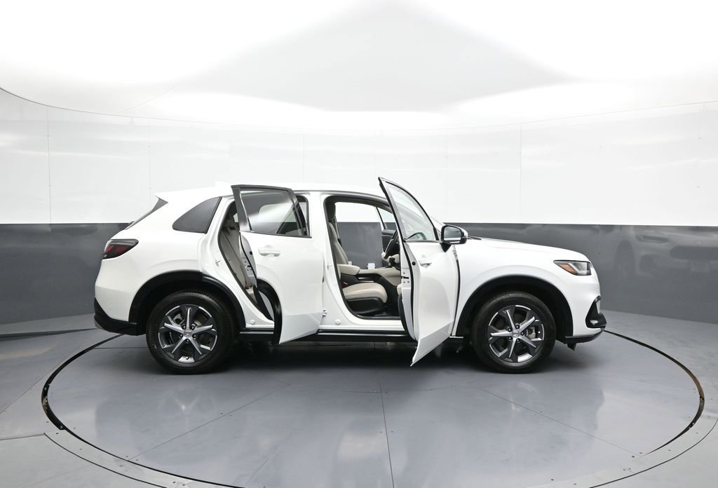 Used 2024 Honda HR-V EX-L image 41