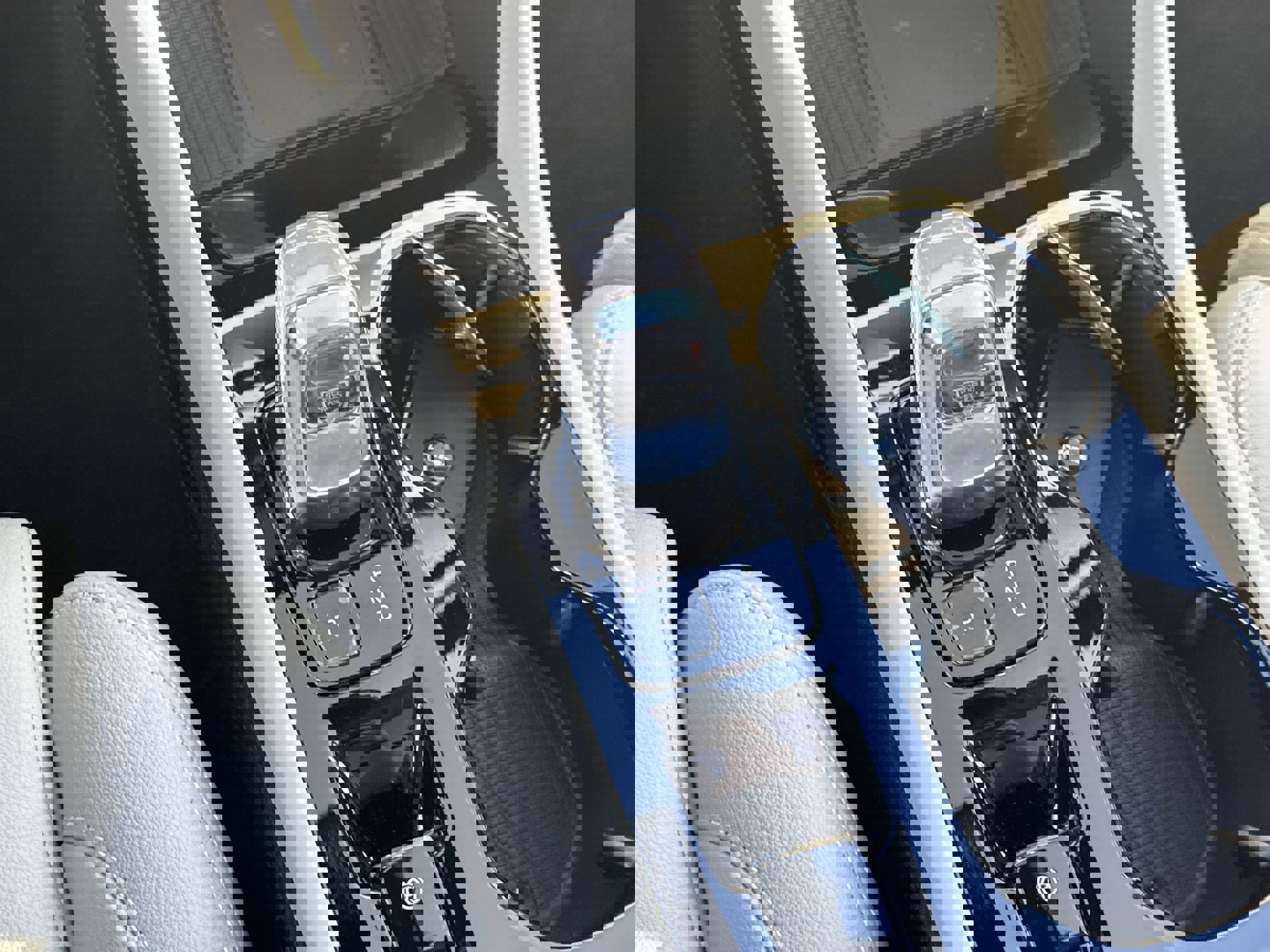 New 2026 Volvo XC40 B5 Ultra w/ Climate Package image 16