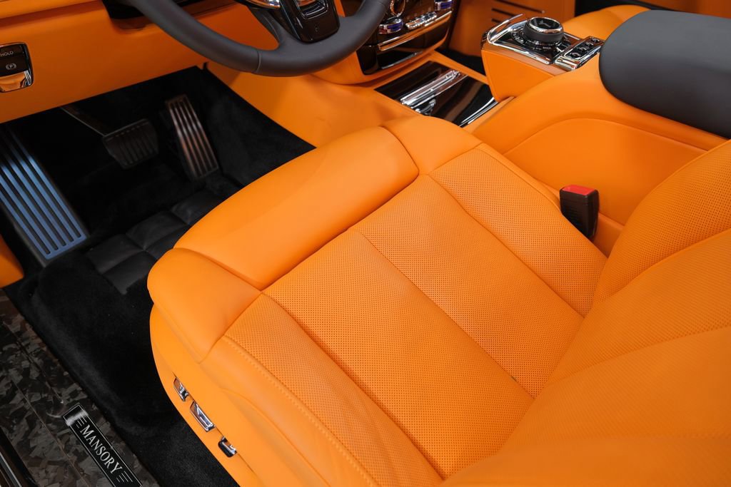 Used 2025 Rolls-Royce Phantom Sedan image 29