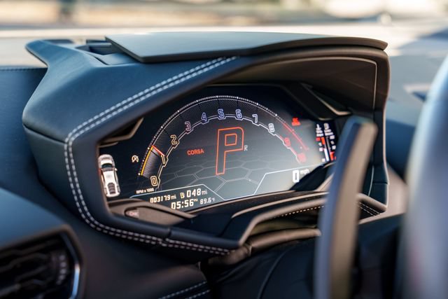 Used 2022 Lamborghini Huracan EVO RWD image 18