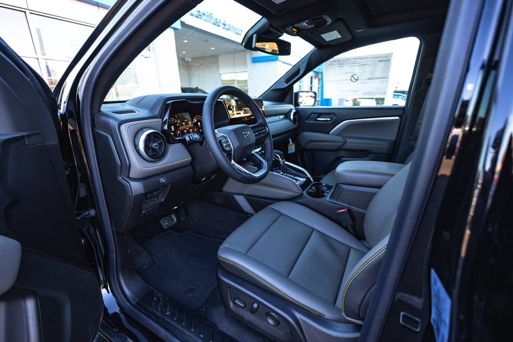 New 2026 Chevrolet Colorado ZR2 w/ Off-Road Front Bumper Package AWD/4WD image 23
