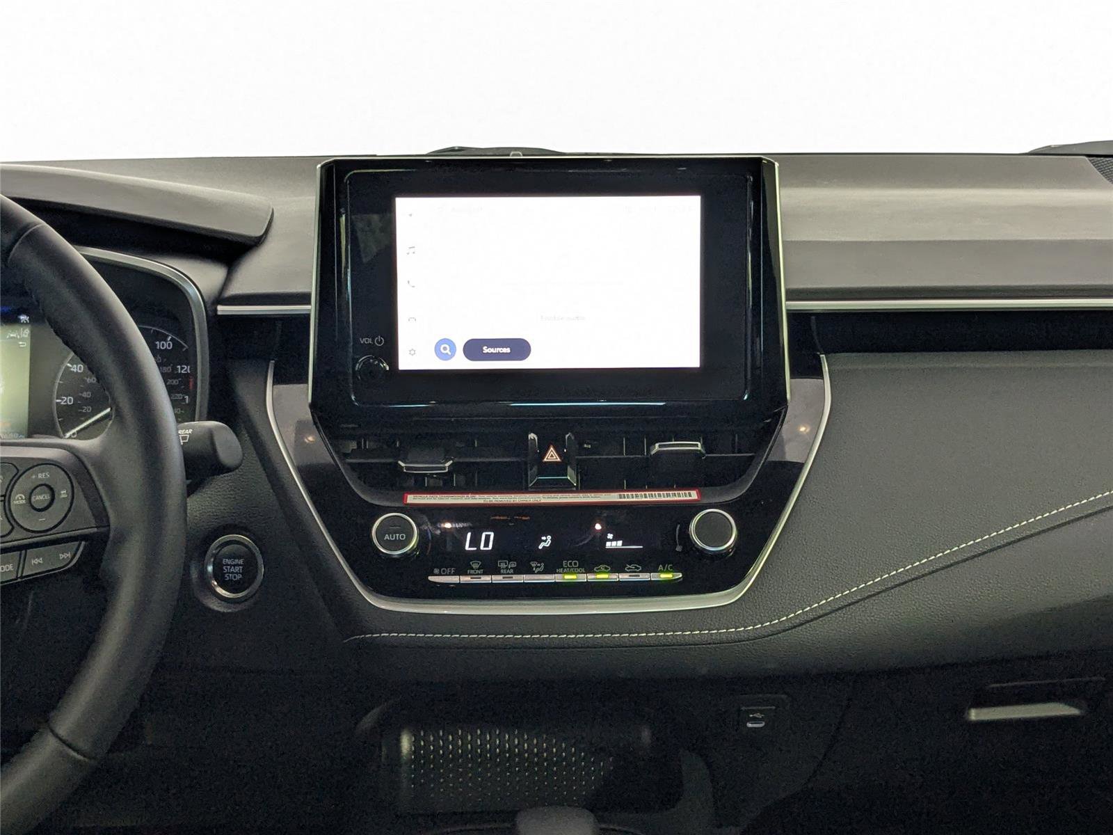 Certified 2025 Toyota Corolla SE image 33