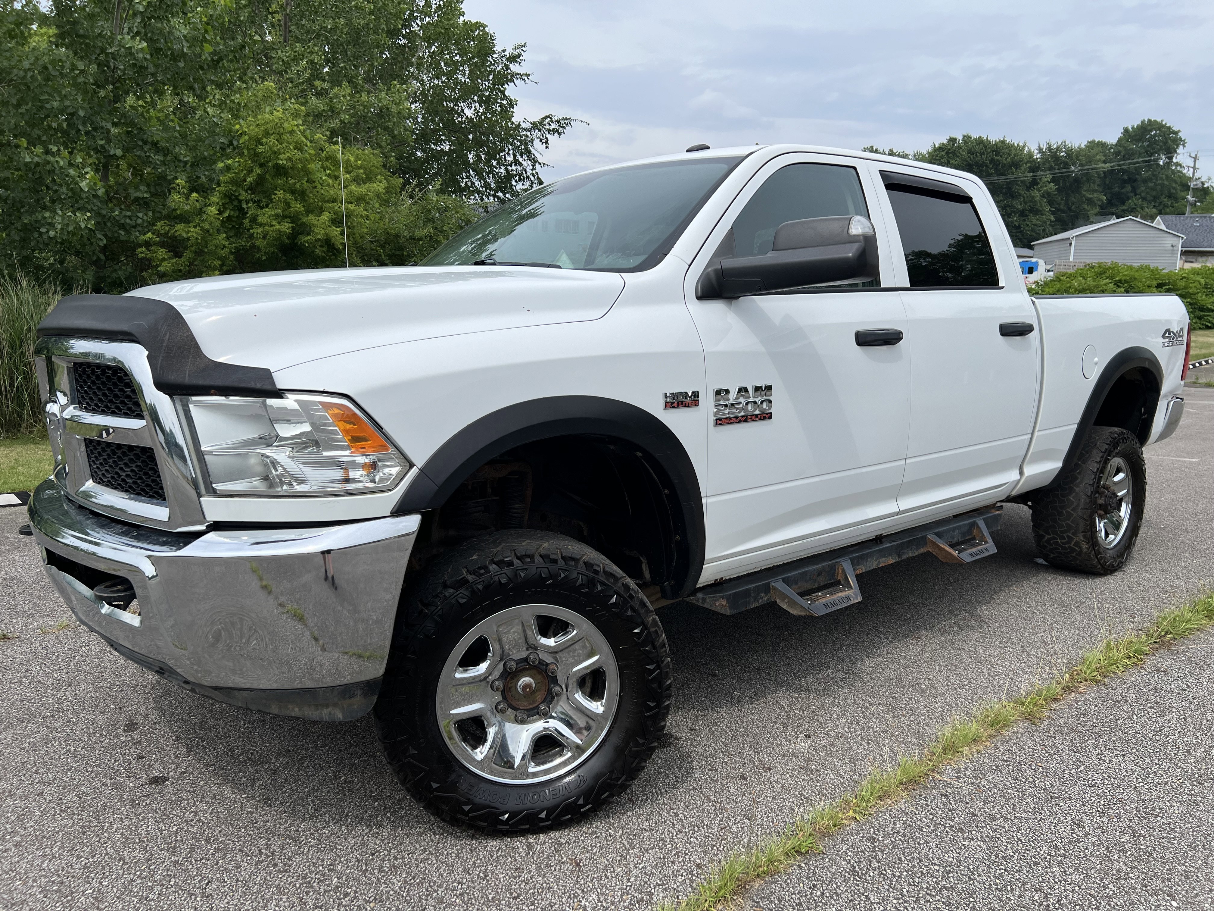 Used 2018 RAM 2500 Tradesman w/ Chrome Appearance Group AWD/4WD image 2