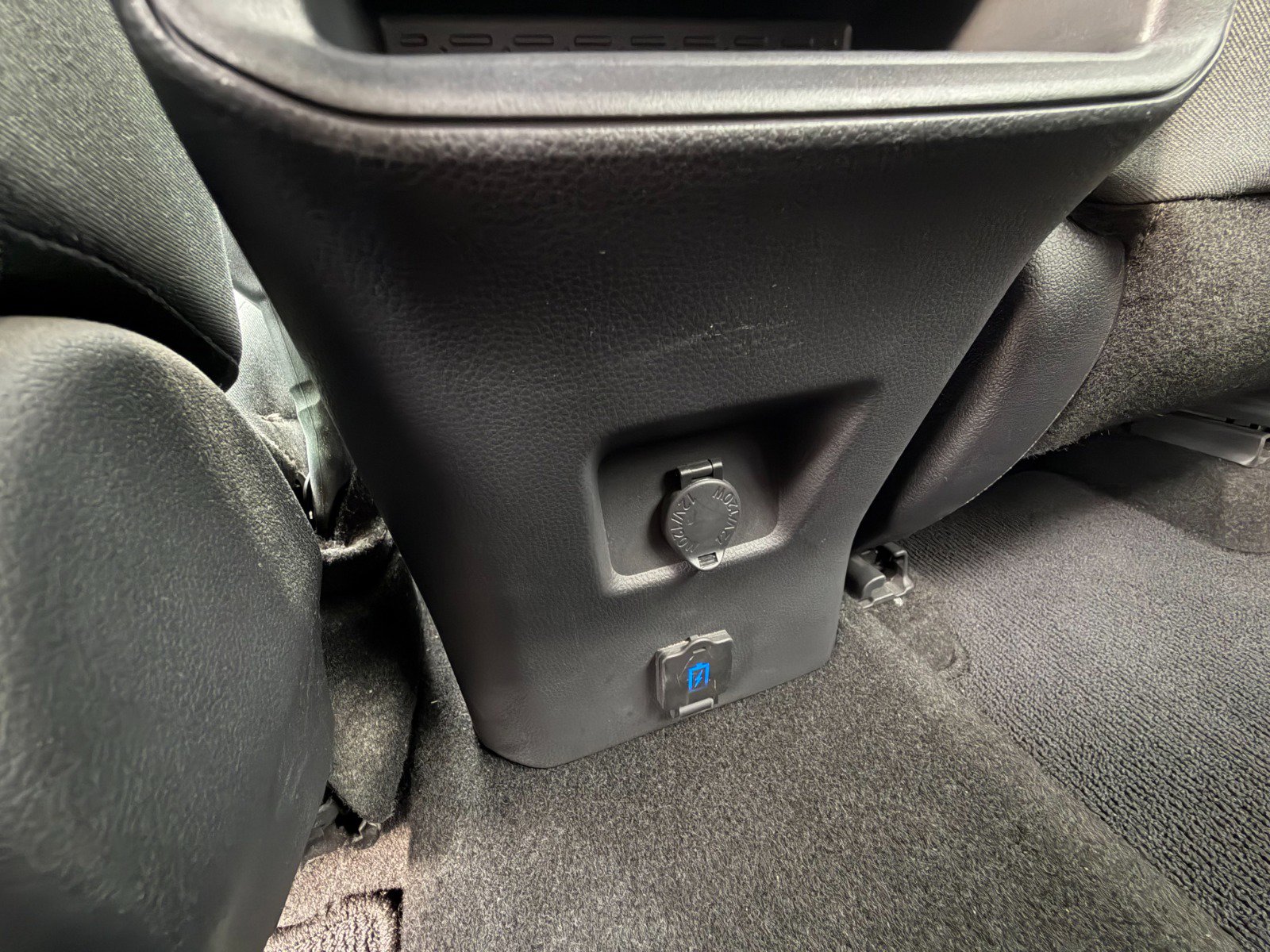 Used 2020 Toyota RAV4 LE FWD image 19