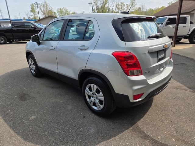 Used 2018 Chevrolet Trax LS FWD image 4